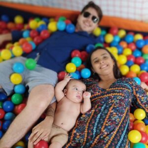 Pedro Malta Instagram - Voltar a ser criança com vocês. 👶

btw @fernandalmalta você estava linda ❤️