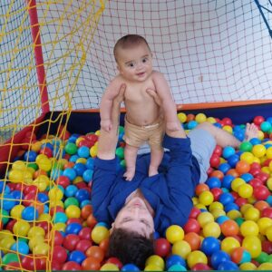 Pedro Malta Instagram - Voltar a ser criança com vocês. 👶

btw @fernandalmalta você estava linda ❤️