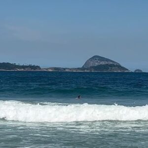 Pedro Sousa Instagram - 8 meses depois da última surfada, aqui está a minha primeira onda!
Dia 15 de abril vai fazer 6 meses que fui operado e, na verdade, era quando o meu fisioterapeuta (Obrigado por tudo, Nuno Morais!) disse que eu podia começar a voltar ao surf. 
Teimoso como sou, mal fui operado prometi a mim próprio que esta seria a minha prenda de anos e assim foi! 
Soube-me tão bem!
