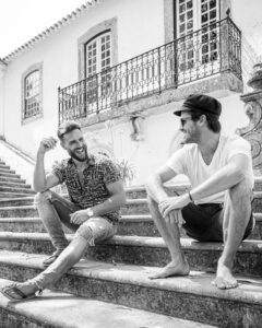 Pedro Sousa Instagram - Eu e o @isaacalfaiate já temos capa para o nosso álbum de música pimba.