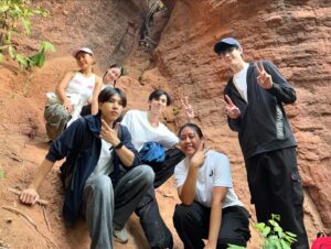 Peerawich Ploynumpol Instagram - ทริปทำบุญนี้สำเร็จได้เพราะมีเพื่อนร่วมเดินทางที่ดี🙏🏻⛰️🥰