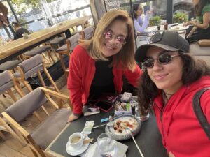 Peggy Stathakopoulou Instagram - Με το κοριτσάκι μου… Στα κόκκινα❤️