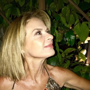 Peggy Stathakopoulou Instagram - «Οι αμφιβολίες μας είναι ο,τι πιο ενδόμυχο έχουμε» Α.Καμύ🕶️