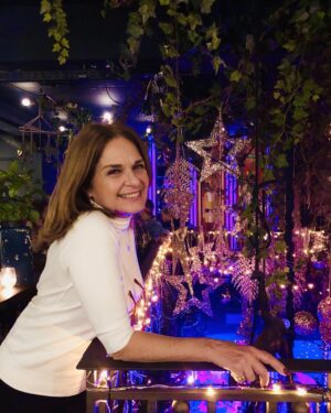 Peggy Stathakopoulou Instagram - Αγαπημένοι μου όπου κι αν βρίσκεστε στέλνω αγάπη κι ευχές για ένα 2024❤️με αλήθειες και πάθος και περιπέτειες και αλλαγές που θα μας στείλουν κατευθείαν στα ΘΕΛΩ μας❤️