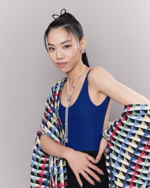Pei-Yu Hung Instagram - GMA 35 Red Carpet Look 🧛‍♀️
All by @chanelofficial with love 💙

化妝師 Makeup Artist｜石詮 Chuan Shih
化妝助理 Makeup Assistant｜胡書瑜 Shushu
髮型師 Hair Stylist｜林威仲 Weic Lin
髮型助理 Hair Assistant｜李淑貞 Monica
造型設計 Wardrobe Stylist｜Quenti Lu
服裝修改 Tailoring｜佳珍服飾修改設計

攝影師 Photographer｜張芮 Ray Chang

#CHANELSPRINGSUMMER #CHANELMAKEUP