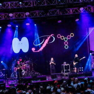 Pei-Yu Hung Instagram - 大港開唱 Megaport Festival with 宇宙最棒的葛西瓦

[ 演出歌單 Setlist ]

01. 廢到月亮
02. 無慣例的早晨
03. 在海邊
04. 你是自由的
05. LET IT BLEED (with 葛西瓦)
06. 出海口 (with 葛西瓦)
07. Secalivatan 過站不停 (with 葛西瓦)

[ 工作人員名單 Crew ]

Band Leader、鍵盤｜鄭昭元
吉他｜Savulu
貝斯｜林恩立
鼓手｜簡聿民
Program、吉他｜趙宇晨
FoH 音響設計｜史孟玄
Monitor 音響設計｜陳俊廷

造型設計｜Xiang Huang
化妝師｜石詮
髮型師｜Veson
化妝助理｜Zayn
服裝｜ @prototypes.ch @road__sign 
鞋履｜ @viviennewestwoodtaiwan 

經紀人、演出統籌｜黃子瑋
執行經紀｜蔡佳蓉

最愛的嘉賓｜葛西瓦
最愛的嘉賓經紀人｜小毛 

📷 @megaportfest