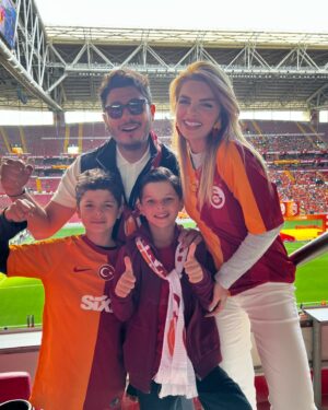 Pelin Karahan Instagram - ❤️💛 🦁❤️💛🦁❤️💛🦁