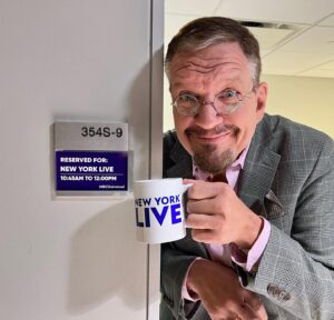 Penn Jillette Instagram - Thanks for the mug and fun interview @sara_gore and @newyorklivetv @nbcnewyork