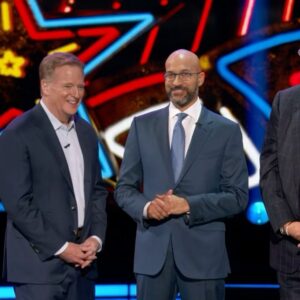 Penn Jillette Instagram - Only in Vegas 🪄

📺: #NFLHonors on CBS & NFLN
📱: Stream on #NFLPlus