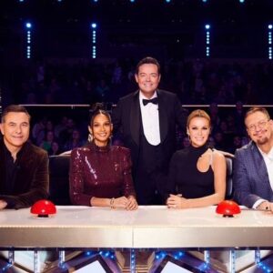 Penn Jillette Instagram - So much fun being asked to guest judge on an ALL MAGIC holiday edition of @bgt this Sunday on @itv 
.
.
.
#britainsgottalent 
#magic #bgt @aleshaofficial @noholdenback @dwalliams @stephenmulhern

Thanks @simoncowell for the gig!