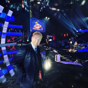 Penn Jillette Instagram - Having a ball shooting the new -and 10th- season of @ptfoolus for @thecw with the marvelous @brookeburke as our new host!