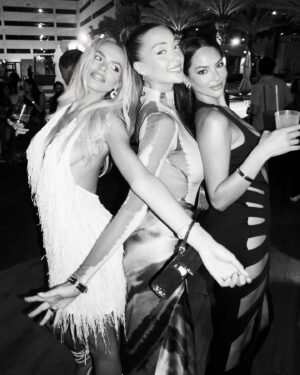 Penny Lane Instagram - What a weekend. @si_swimsuit it was everything and more. 🥳