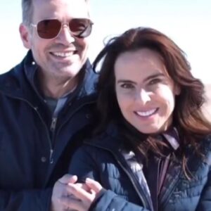 Pêpê Rapazote Instagram - Y este regalo de mi @katedelcastillo ???
Besote del Papaz... es decir Rapazote 🥰🥰🥰
No se pierdan a partir del 18 de Octubre #lareinadelsur3
