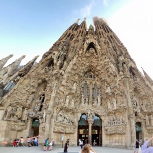Pêpê Rapazote Instagram - La Sagrada Família. Lá más disruptiva Catedral jamás soñada, diseñada y construída por el hombre. En construcción desde 1882. Asi pensado, para que cada generación de Arquitectos y constructores tuvieran su interpretación del proyecto. Absolutamente genial #antoniogaudi #barcelona

La Sagrada Família. A mais disruptiva Catedral jamais sonhada, projectada e construída pelo homem. Em construção desde 1882. Assim pensado, para que cada geração de Arquitectos y constructores tivessem a sua interpretação do projecto. Absolutamente genial #antoniogaudi #barcelona

La Sagrada Família. The most disruptive Cathedral ever dreamed, designed and built by man. Under construction since 1882. Thought that way so that each generation of Architects and builders would have their interpretation of the design.  Pure genious #antoniogaudi #barcelona