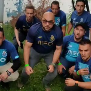 Pêpê Rapazote Instagram - #dragoescolombia #atéoscomemoscarago #fcporto @fcporto 

E atenção que este rapaz que vem a fugir com medo #dmitryazimov não é um qualquer, é Russo,  já passou por várias guerras, vive na selva e até já matou um urso... à fome (quando teve que fechar o circo)