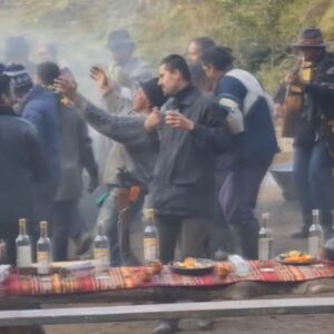 Pêpê Rapazote Instagram - Linda festa do lado de fora e uma viagem de 10 minutos para chegar ao coração da mina apenas para encontrar os mais belos rituais pagãos #potosi #bolivia #lareinadelsur

As muitas almas presas nestas minas transformam estes rituais em celebrações profundamente espirituais

Ver videos até ao fim 😉

Linda fiesta en las afueras y 10 minutos para llegar al corazón de la mina solo para encontrar los más bellos rituales paganos #potosi #bolivia #lareinadelsur

Watch vídeos till the end 😉

Beautiful party outside and 10 minutes drive to get to the heart of the mine only to find the most beautiful pagan rituals #potosi #bolivia #lareinadelsur

The ammount of souls trapped in the mines make these some of the deepest spiritual rituals