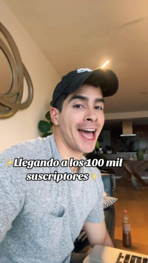 Pepe Valdivieso Instagram - Me emocioné muchísimo 🥹🥰 gracias @karenvaldivieso.wav por convencerme de subir mis videitos✨ les dejo el tip de cómo le hicimos 🫶🏻 

#storytime #socialmedia #challange #viral