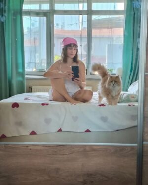 Pervin Bağdat Instagram - Hasta bakıcı 🩷