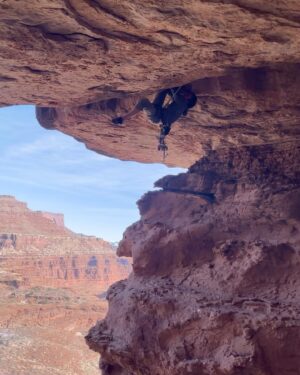 Pete Whittaker Instagram - This location and these roof cracks never disappoint. The moves on these routes are never that hard, but they’re often long and provide great endurance challenges, which is perfect onsight attempt territory, even on the harder grades.

Although @tompaulrandall and I spent a whole month long trip dedicated to checking out caves and roof cracks in this area, it still always excites me to recast an eye into the interesting caves we never got round to.
Having spent a lot of time here now it feels as though Tom and I picked the attainable big cherries, but...there are for sure still many smaller and possibly more difficult belters to be had. Infact, what am I saying? There are still huge cracks out there, but you might want to pitch those 😉 we called it good at a 100m roof pitch.

@mariaugustahs and I had the chance to jointly develop 3 new routes here over the last 3 days, which provided sizes from Hands to Chicken Wing 
Pic 1 and 2 - Mari just about to swing and rotate through to the perfectly placed pocket on 'Drama Mamma' the 5.12
Pic 3 and 4 - Me about to enter The Pleasure Box on the Dog-legged crack of ‘Witness The Splitness’, 5.13 (onsight)
Pic 5 - Mari on the cupped hands splitter of ‘Witness The Slitness’ 5.12 
