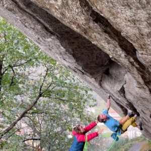 Pete Whittaker Instagram - Second ascent(?) of Pura Pura (8c)
Randall's sit start to Greenspit. Links a sit start boulder into the famous trad line Greenspit. Pretty sure only @tompaulrandall would think of doing this 😅 but it makes for a good pumpy linkup if you're into that stuff. As you can tell from the colour of my face in the photo, I was working hard at the end 😅

@sterlingrope @patagonia_climb @wildcountry_official @unparallelup @wide_boyz 

#crackclimbing #traddad #traddaddy