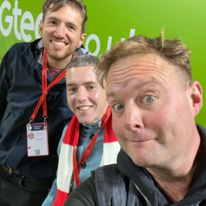 Peter Dale Instagram - Great evening at @brentfordfc helping and supporting their “Restart a Heart” campaign . Top class from the club. Great to catch up with @stuwakeford and @jamiesocceram. Proud of you boys. Smashing it 💙. Great to meet @fraserfranks to. Could of done with Chels nicking a winner though 😂