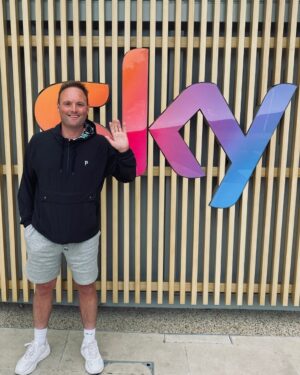 Peter Dale Instagram - SKY SKY for now 👋🏻
After 21 and half years, today I leave @skysports . Massive thanks to the company and all the opportunities it’s given me. It’s been class. 
BIG Love to everyone 
Tubes x