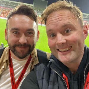 Peter Dale Instagram - Great evening at @brentfordfc helping and supporting their “Restart a Heart” campaign . Top class from the club. Great to catch up with @stuwakeford and @jamiesocceram. Proud of you boys. Smashing it 💙. Great to meet @fraserfranks to. Could of done with Chels nicking a winner though 😂