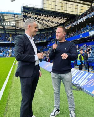 Peter Dale Instagram - Unreal to be invited onto the pitch at Stamford Bridge today. Great to see top man @leeparkertv (so good at his job 🔥)and chat Chels, Golf life and Dads and ours family’s love for the club. Dad would of been buzzing. Happy birthday for tomorrow you legend 💙