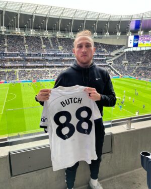 Peter England Instagram - @wwe superstar @petedunneyxb is fully COYS 👊