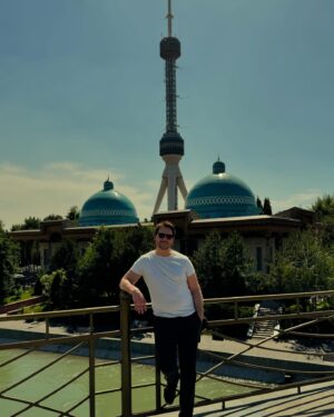 Peter Facinelli Instagram - Assalomu Alaykum Tashkent, Uzbekistan ❤️🙏 
So incredible here.