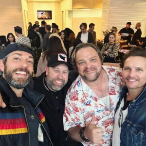 Peter Facinelli Instagram - Not all heroes wear capes! Had the pleasure to see @unsungheromovie at a special screening amongst some special friends. Beautiful movie. Highly recommend. In theaters next Friday April 26th. Based on a true story. Bring tissues. I Sobbed all over @realdrewpowell ‘s shirt. Sorry Drew. 🥲 another incredibly inspirational film produced by @andrewerwinofficial and @lionsgate. 🙌