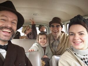 Peter Franzén Instagram - So very happy to be working with these guys in my native #finland ❤️ @vilma.kinnunen @jaakkoohtonen & the kids. They make work feel like #homeawayfromhome ❤️
#hamsteritelokuva 🎥@mrpfilmandmedia @nordiskfilmfinland
