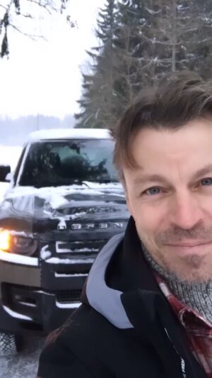Peter Franzén Instagram - There are some Hybrid Vehicles, that suite me. This is one.
@inchcapehelsinki @landrover_suomi @defender_disciples