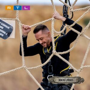 Péter Kabát Instagram - Balázzsal mi is kipróbáltuk, hogy milyen kemény és izgalmas feladatuk lesz ma a párosoknak!!!💪🏻🔥🤩 Egy biztos, hogy nincsenek irigylésre méltó helyzetben, ha magasságról van szó!!!😂🤪 Nézzétek ma is 19:45-től az RTL-en a Nyerő Párost!!!🥰😉 #reklam #nyerőpáros #rtl