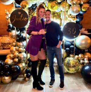Péter Kabát Instagram - Elég komolyra sikeredett a tegnapi buli!!!😂🤪🙈 Nagyon Boldog Szülinapot mégegyszer Judie!!!🥳🤩😍
