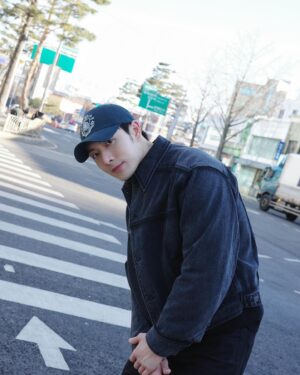 Peter Kuan Instagram - ⠀⠀
Seoul, hello again 🇰🇷😉✨
喜歡冬天的首爾勝過夏天， 因為不會流汗～٩(๑´ᵕ`)۶

#韓國首爾 
#KoreaStyle