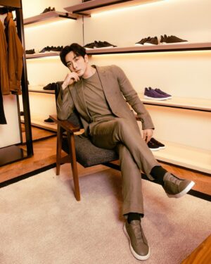 Peter Kuan Instagram - ⠀⠀ 
ZEGNA Taipei 101 grand opening 

典雅與奢華的獨特魅力🍂✨
Thanks for having me 

#ZEGNASS24 #SECONDSKIN 
@ZEGNAOFFICIAL