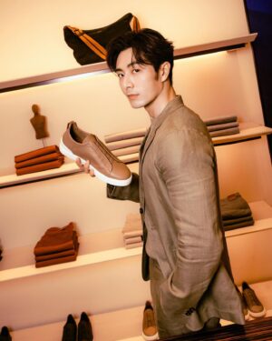 Peter Kuan Instagram - ⠀⠀ 
ZEGNA Taipei 101 grand opening 

典雅與奢華的獨特魅力🍂✨
Thanks for having me 

#ZEGNASS24 #SECONDSKIN 
@ZEGNAOFFICIAL