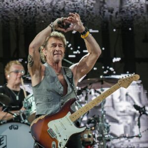 Peter Maffay Instagram - Liebe Freunde,

wir haben immer wieder gehört, dass Euch die Loreley auf der Liste der Spielstätten der anstehenden „We love Rock n Roll“-Tour fehlt. Deshalb haben wir tief in die Schatztruhe gegriffen und dieses Schmückstück für Euch herausgeholt. 

Ihr könnt jetzt hier reinhören: https://petermaffay.lnk.to/live-haftigloreley2013

Und damit nicht genug – für die kommenden Monaten haben wir noch in paar weitere Überraschungen für Euch in der Pipeline. Ihr dürft also gespannt bleiben, es wird auf jeden Fall live-haftig!