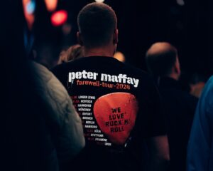 Peter Maffay Instagram - DANKE, BREMEN!
Ihr habt den Regen einfach weggerockt und uns damit gestern einen wunderschönen Abend geschenkt! Und für diejenigen, die heute erst zu uns ins Stadion kommen: Hier ein paar Bilder mit Eindrücken aus dem gestrigen Konzert, zur Einstimmung. Wir freuen uns auf Euch! Bis gleich!
#weloverocknroll 
Fotos: @yvonnegolds