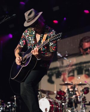 Peter Maffay Instagram - Freiburg – long time no see! Zum Glück haben wir das gestern geändert. Ihr habt den Abend für uns zu einem unvergesslichen Erlebnis gemacht! 

📸 @thomas_with_a_camera