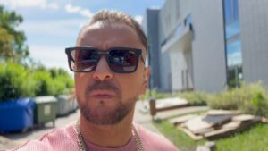 Péter Majoros Instagram - Eyooo!! Van két jegyem a Németország-Magyarország meccsre az Eb-n!! Oda is adom valakinek! :)))
Nyomás a TikTok oldalamra a részletekért!!🩷🩷 #reklám #rexona #eb #németmagyar