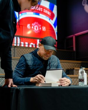 Peter Schmeichel Instagram - Thanks to everyone who dropped by Old Trafford to get their books signed yesterday. It was great seeing so many of you 📚😊