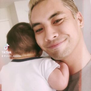Peter Sudarso Instagram - Happy Papa’s day to all the amazing Men and Women out there who dare take up the mantle of Fatherhood. It’s definitely not an easy task, one that many have even given up on…let alone strive to succeed in. That being said, I have been very VERY blessed to have such an amazing Man guiding me..truly. 🥰 
Dad, Pops, Om Bobby, whatever you wanna be called, you’ll always be the most important thing to me, a Good Godly Man…a role model. Everything I believe a man could be and MORE. You are strict and dutiful, yet kind and gentle. Easygoing and funny, but still diligent and mature. You are everything I aim to be! I love you so muchhh 💗💗💗
And also happy first Papa’s day to my big bro! I can’t imagine anyone better fit to guide Sylas. I can’t wait to see him grow to become the amazing man that you are and MORE under yours and big sis’ loving guidance. I still am a little shocked that you’re a dad 😳 but you’re going to be an AMAZING one, I know it. I saw firsthand how amazing of a leader and role model you are. I love you big poop! 💩🤣😁
Happy Papa’s day y’all!!!
