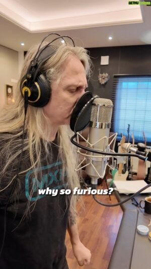 Peter Tägtgren Instagram - 𝙃𝙚𝙮! 𝙒𝙝𝙮 𝙨𝙤 𝙨𝙚𝙧𝙞𝙤𝙪𝙨?⚡

Send this to someone who doesn’t want to grow up.😤

 #PAINband #IAMPAIN #PTP #IsolatedVocals #StudioAbyss #Recording #MusicProducer #Studio #MusicProduction #Explore