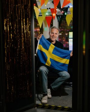 Peter Van De Veire Instagram - Het is zover: de finale van #Eurovision2024 is begonnen! Volg live mee met Peter Van de Veire, nu op VRT 1 en VRT MAX.