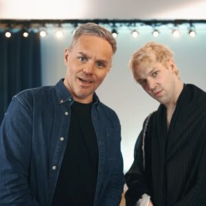 Peter Van De Veire Instagram - Hij dacht dat ’t een foto was, maar dat liep even anders. Surprise, @mustiimusic, en heel veel succes in Malmö! #Eurovision2024