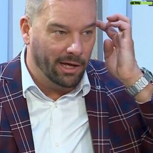 Petr Švancara Instagram - ⚽️ Kolik hráčů může jet na Euro? 🤔  A proč Švanci Brücknerovi nebral telefon? 🤣 #tikitaka