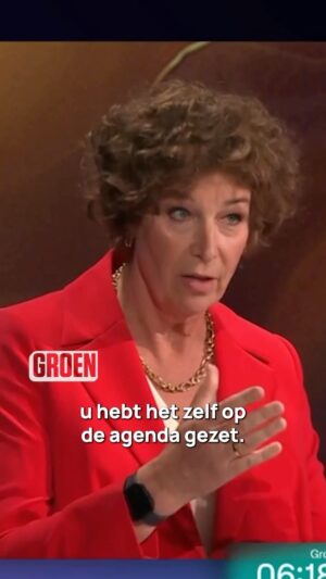 Petra De Sutter Instagram - Vlaams Belang ontkent de wetenschap van de laatste 60 jaar. Genderidentiteit ontkennen, is als stellen dat de aarde plat is. 

We zien wat Orban in Hongarije doet. Vlaams Belang heeft dit bij ons op de agenda gezet, jullie zijn de nuttige idioten van Putin.

Het huwelijk is voor Vlaams Belang alleen tussen man en vrouw. Als ze de kans krijgen, schaffen ze het homohuwelijk af.