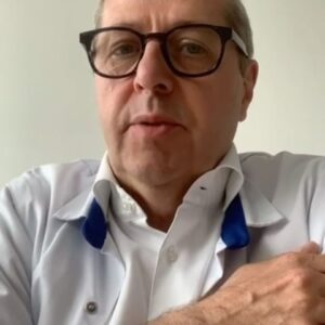 Petra De Sutter Instagram - Dank beste Piet Hoebeke, voormalige collega in het UZ Gent, voor deze woorden van steun. 

Ons engagement voor mensenrechten en het streven naar een warme samenleving, zullen we nooit opgeven. 🙏